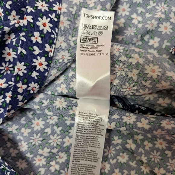 𝅺TOPSHOP Floral‎ Button down Shirt - Picture 6 of 9